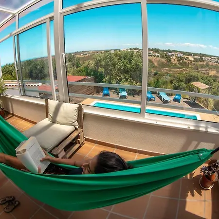 Semesterbostad Mayla Surf House *