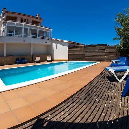 Mayla Surf House Semesterbostad