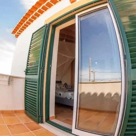 Mayla Surf House Semesterbostad